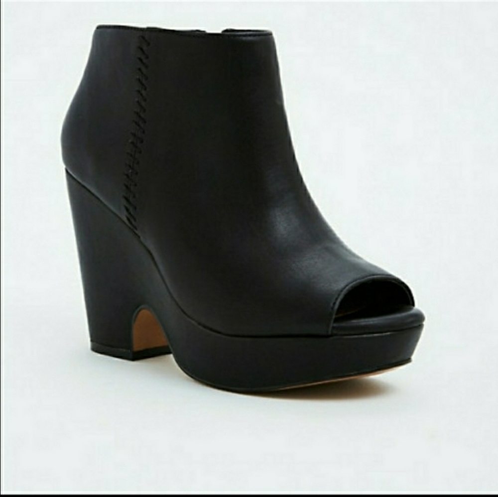 Torrid Black Peep Toe Wedges. Wide width. Size 10
